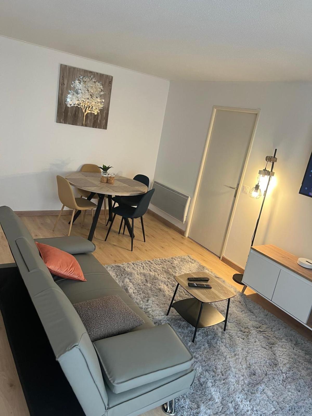 Champion Suites サルセル エクステリア 写真